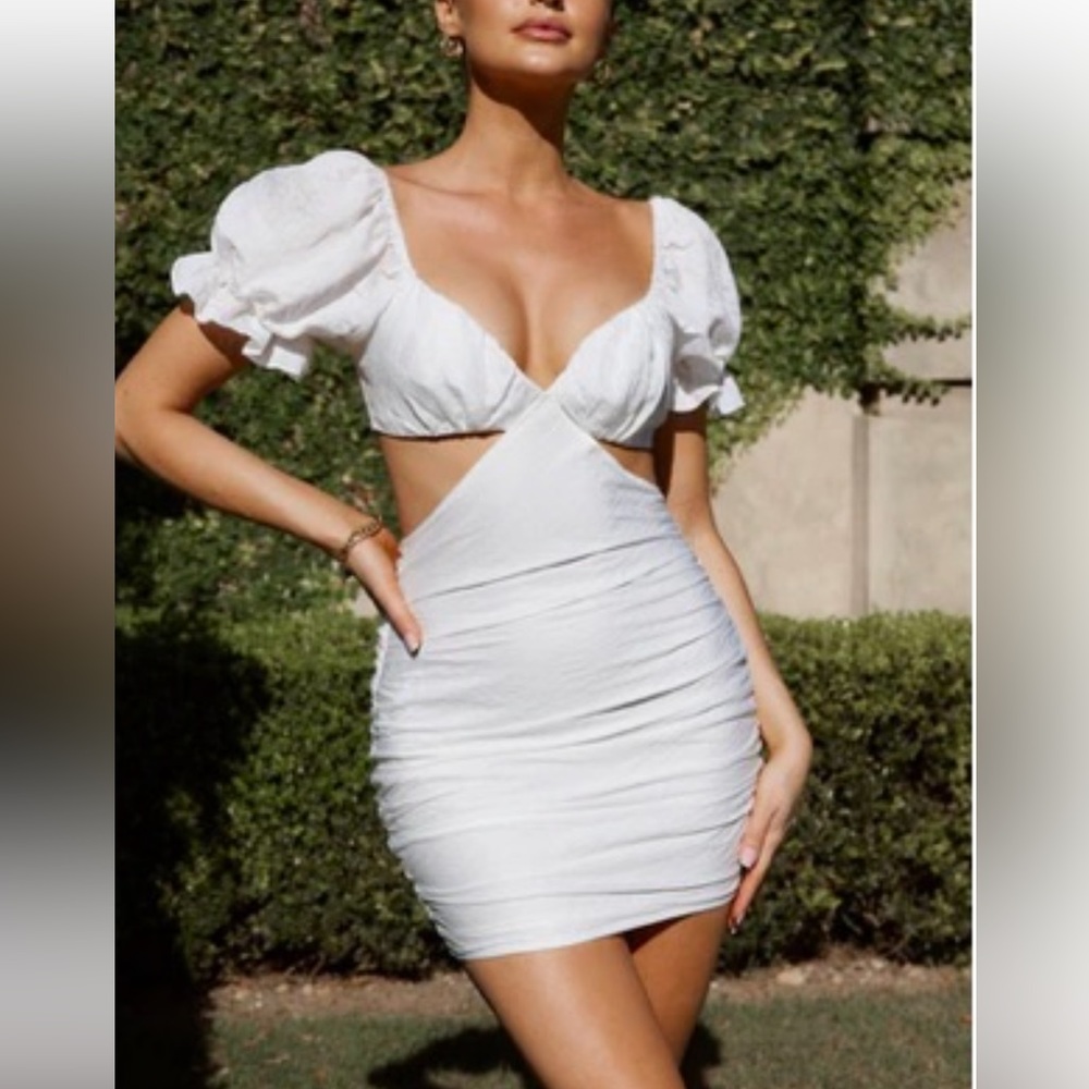 Selfie Leslie Dress